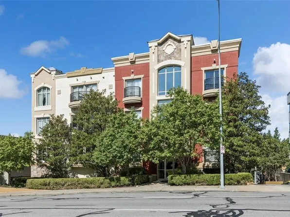 4528 Belleview Ave APT 301, Kansas City, MO 64111
