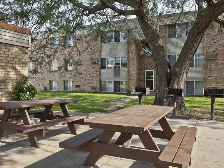 620 Gorman St — Photo 2