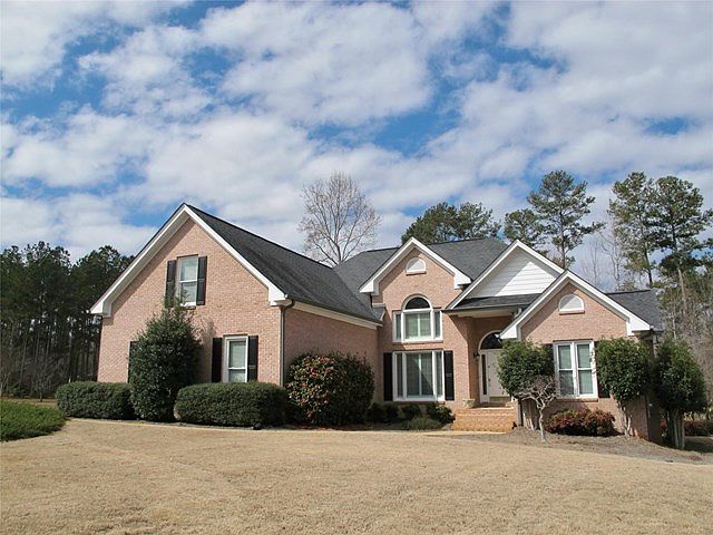 1st image of 300 Dogwood Trce