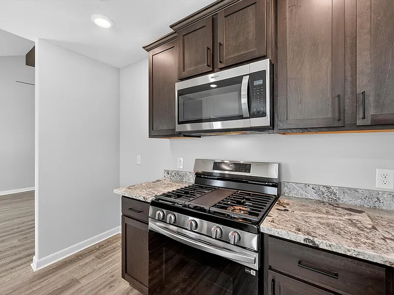 523 Bennie Leonard St — Photo 9