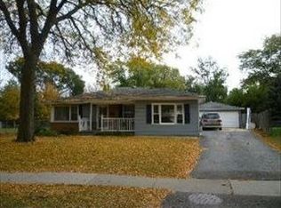 2003 Martin Ln, Rolling Meadows, IL 60008