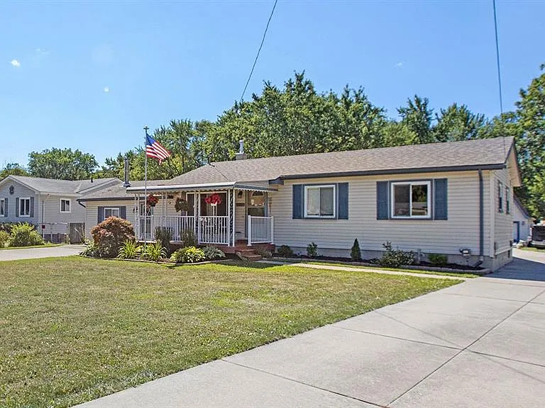 2752 Dashwood Dr — Photo 13
