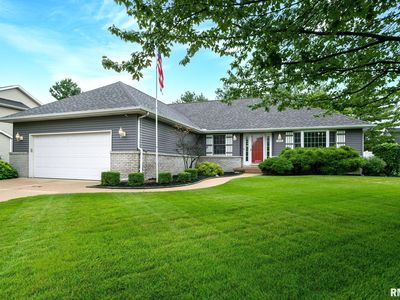 408 S 9th Ave, Eldridge, IA, 52748