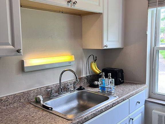 2nd image of 2816 Astoria Ave APT 3