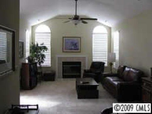5th image of 8115 Sultana Cres