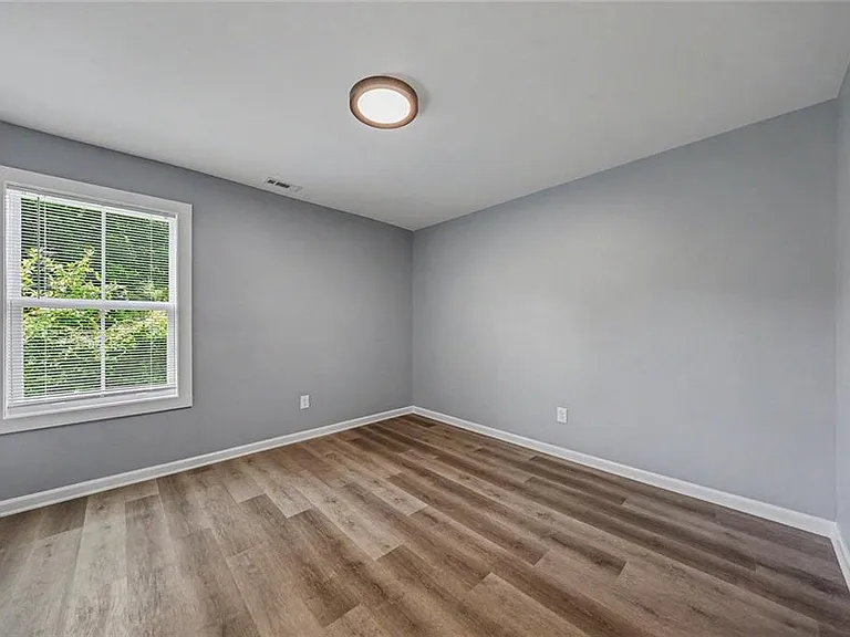 411 Hardy Ave SW — Photo 21