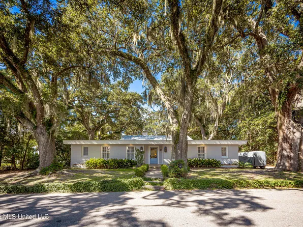 507 Rayburn Ave, Ocean Springs, MS 39564