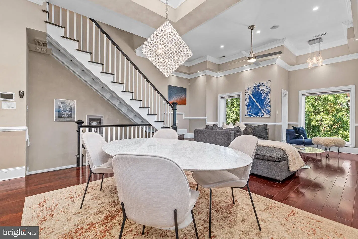 3 bed, 3.5 bath, 2462 sqft, $6,200 — Photo 4