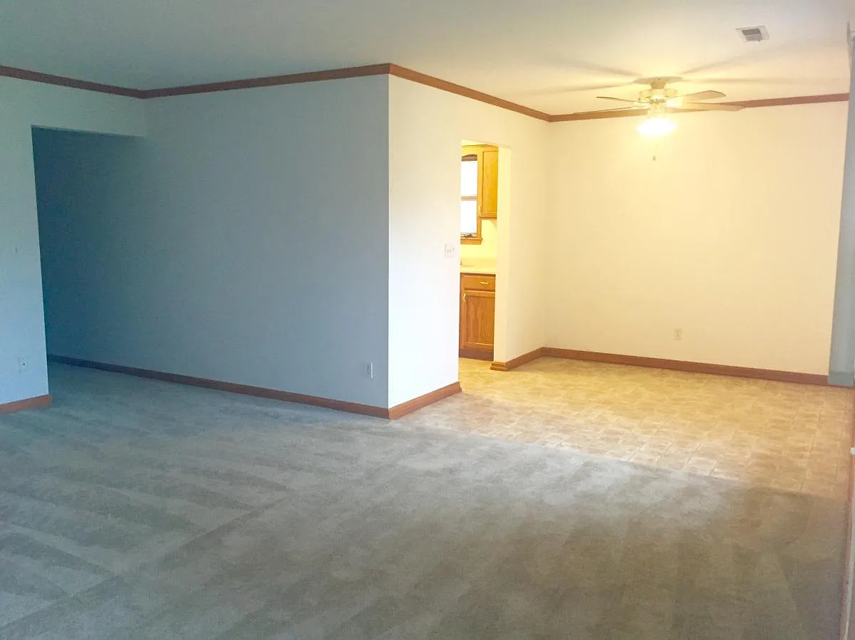 2 bed, 1.5 bath, 1050 sqft, $1,250 — Photo 3