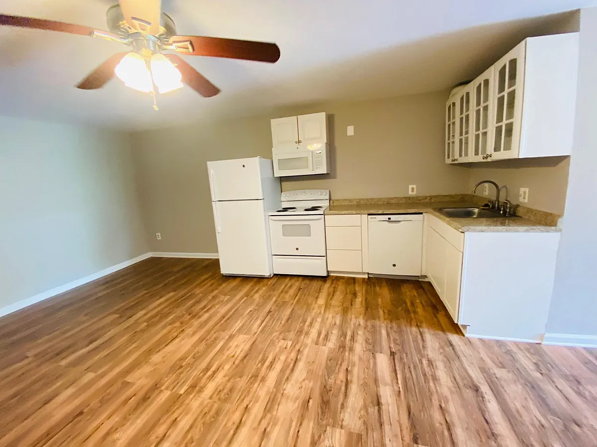 Building Photo - 103 Alexandria Pike #6