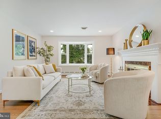 2566 Military Rd, Arlington, VA 22207