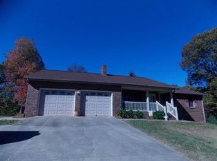 5549 Grace Chapel Rd, Hickory, NC 28601