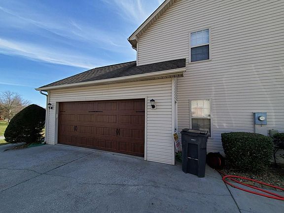 3rd image of 1019 Shadow Wood Ln