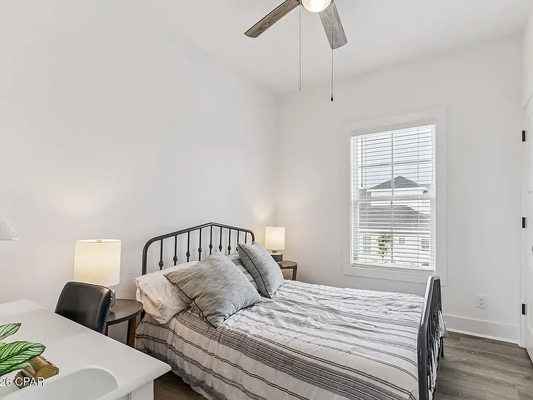 211 Cicero St — Photo 8