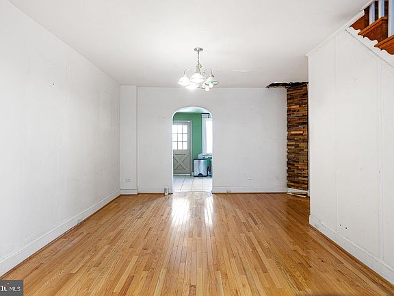4th image of 423 Cross St