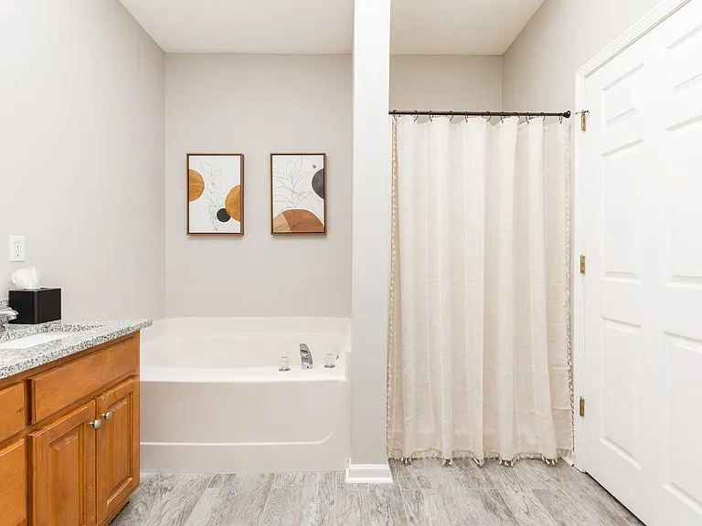 130 Larkspur Ln — Photo 43