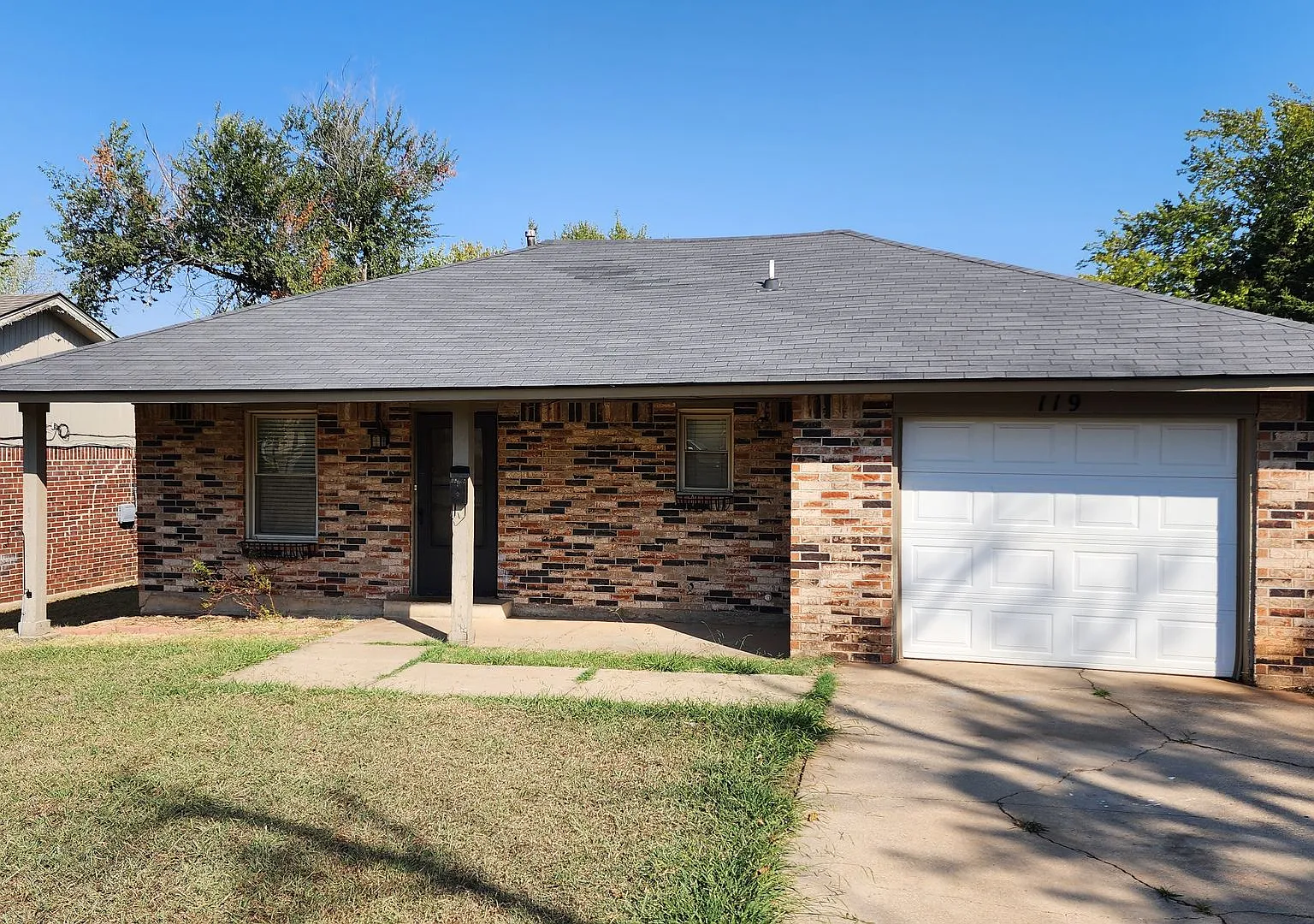 Remodeled 3 bedroom 1 bathroom house in Edmond, OK close to UCO with granite and stainless-steel ... — Photo 1