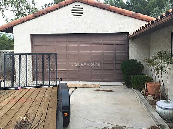 4th image of 2239 Horse Creek Cir