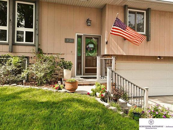 2nd image of 3726 Leawood Dr