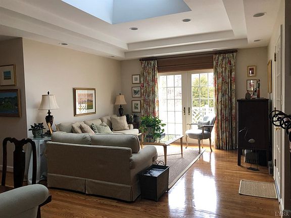 2nd image of 4227 Hilton Pl