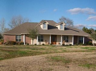 520 Camp Rd, Highlands, TX 77562