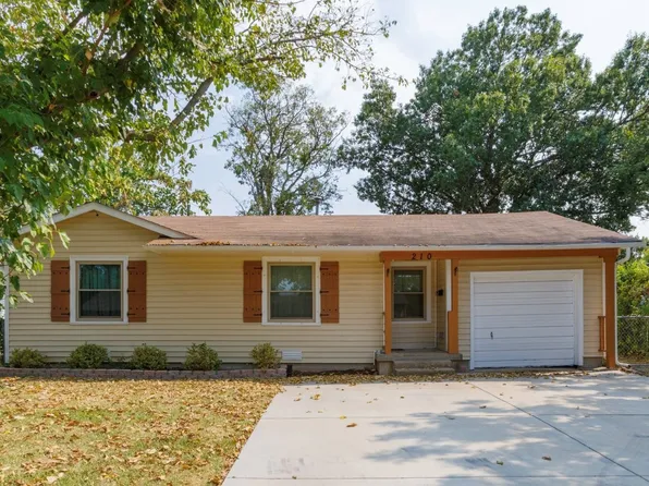 210 E Daugherty Dr, Garland, TX 75041