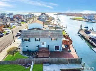909 Pacific St, Lindenhurst, NY 11757