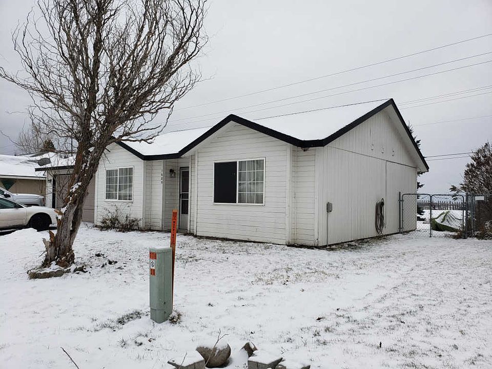 2nd image of 1685 N Foxglove Ln