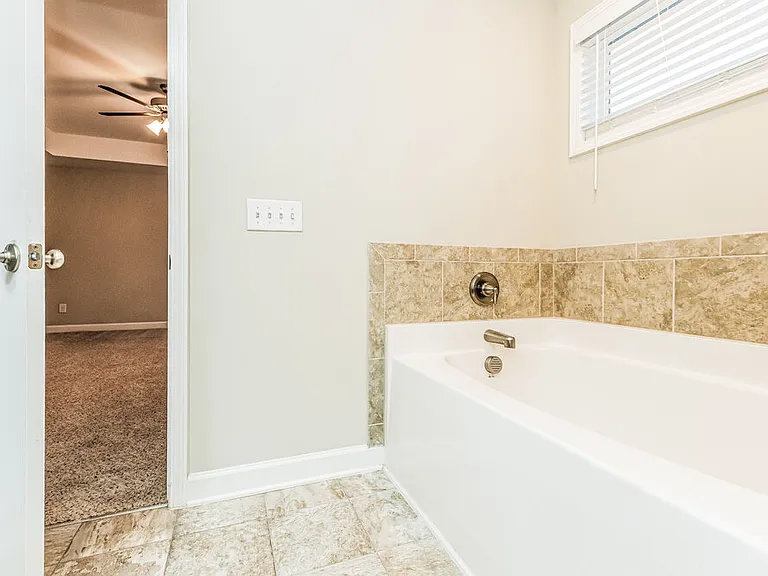 252 Lanier Pl — Photo 13