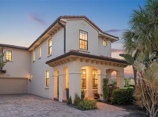 1252 Manado Dr, Naples, FL 34113