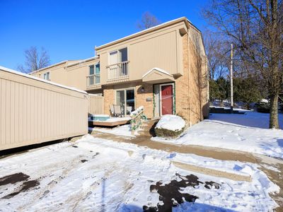 1472 Oakbrook Dr E, Rochester, MI, 48307