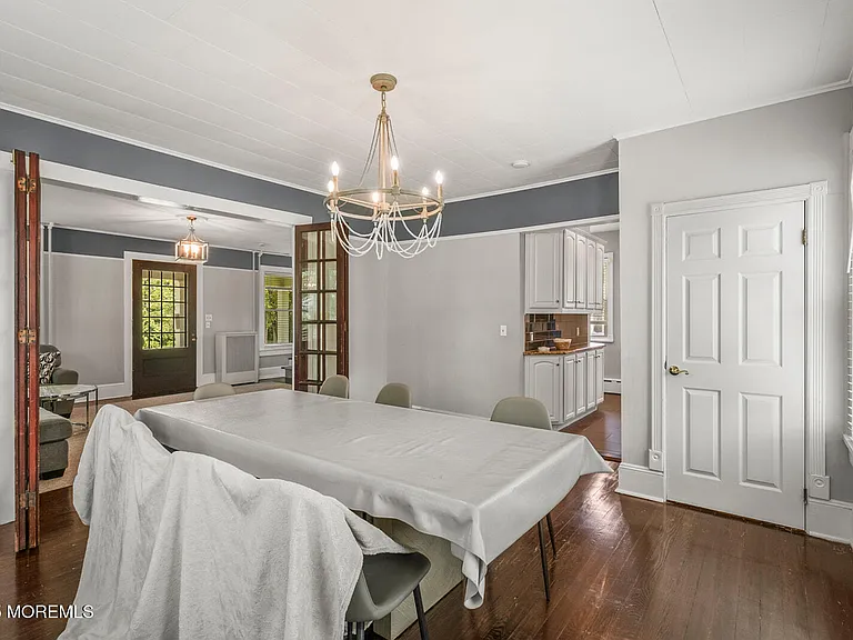 496 W Park Ave — Photo 5