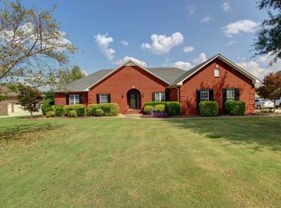 1805 Nella Dr, Athens, AL 35611