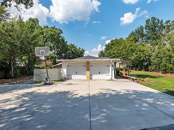 2nd image of 10625 SE 151st St