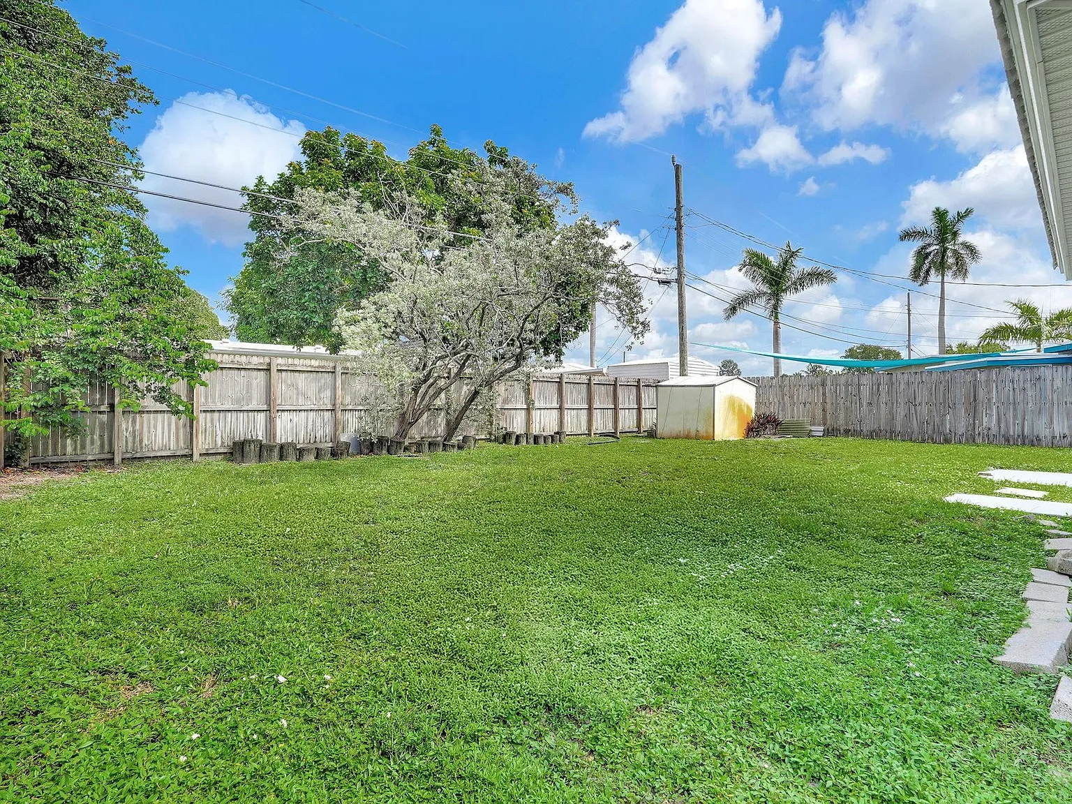 3 bed, 2.0 bath, 997 sqft, $3,247 — Photo 4