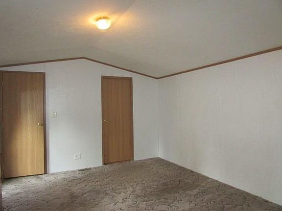 5th image of 35 Hillside Dr