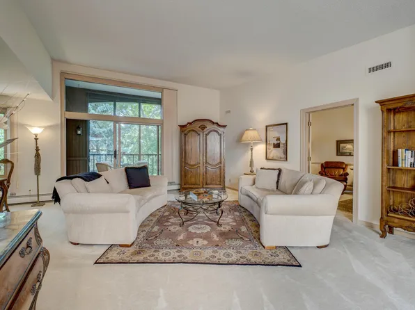 5501 Dewey Hill Rd APT 331, Edina, MN 55439