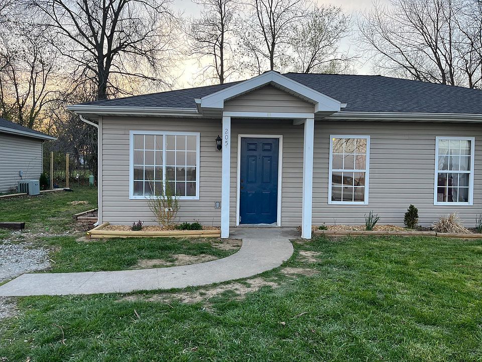 2nd image of 207 Kd Dr #B