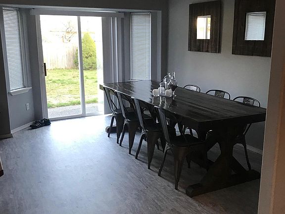 Very Large Dining Room