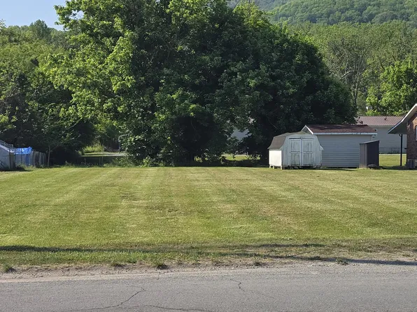 2107 Winchester Ave, Middlesboro, KY 40965