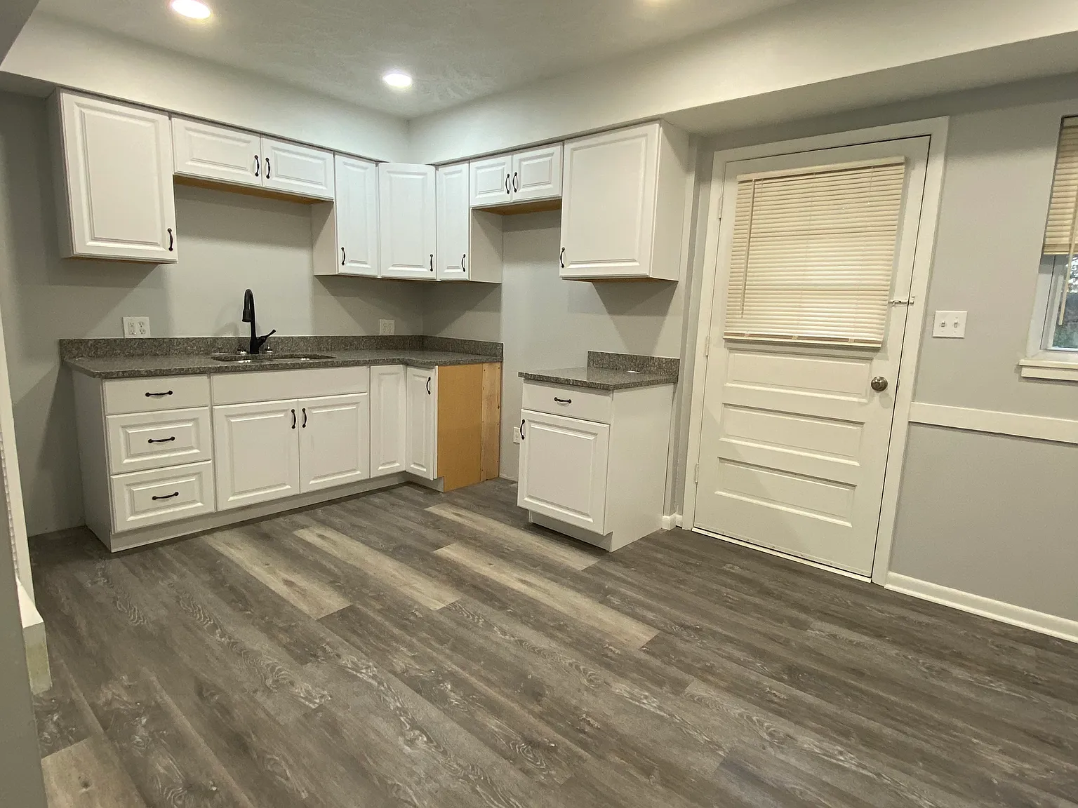 2 bed, 800 sqft, $975 — Photo 4