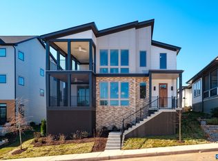 725 Lochlyn Hill Dr, Charlottesville, VA 22901