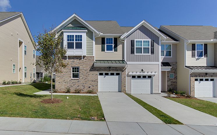 7216 Ladbrooke_Exterior