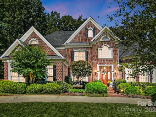 6525 Robin Hollow Dr, Mint Hill, NC 28227