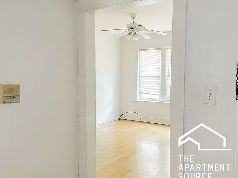 5039 N Wolcott Ave #1 — Photo 4