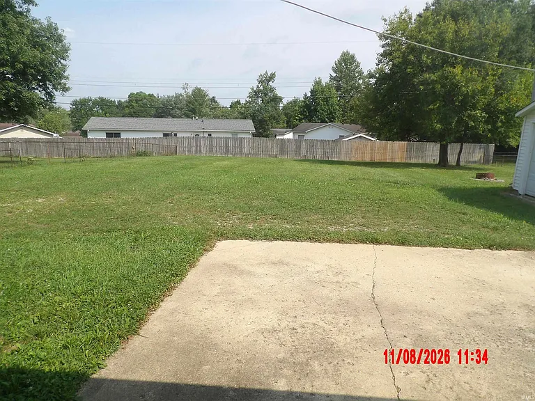 810 W Lincoln St — Photo 27