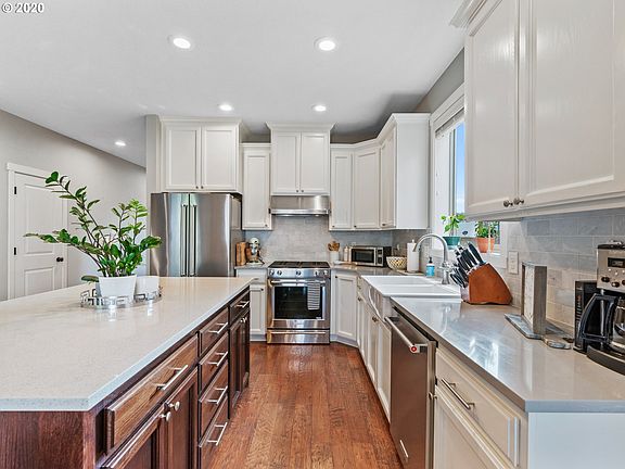 5th image of 10802 NE 88th St