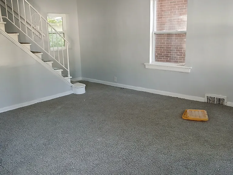1613 Jackson Ave — Photo 9