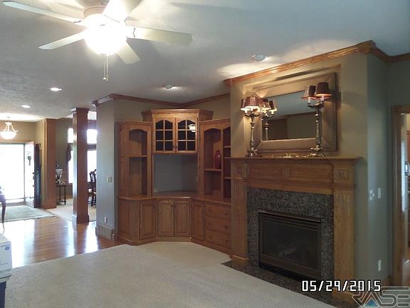 3rd image of 707 E St Andrews Dr