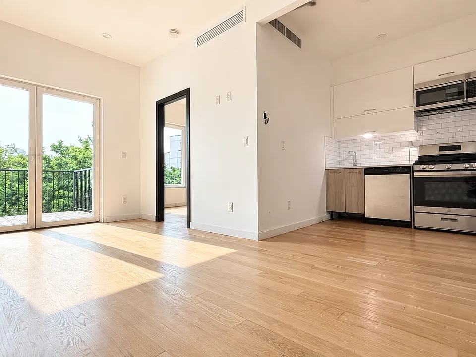 138 Huron St #Penthouse 3B